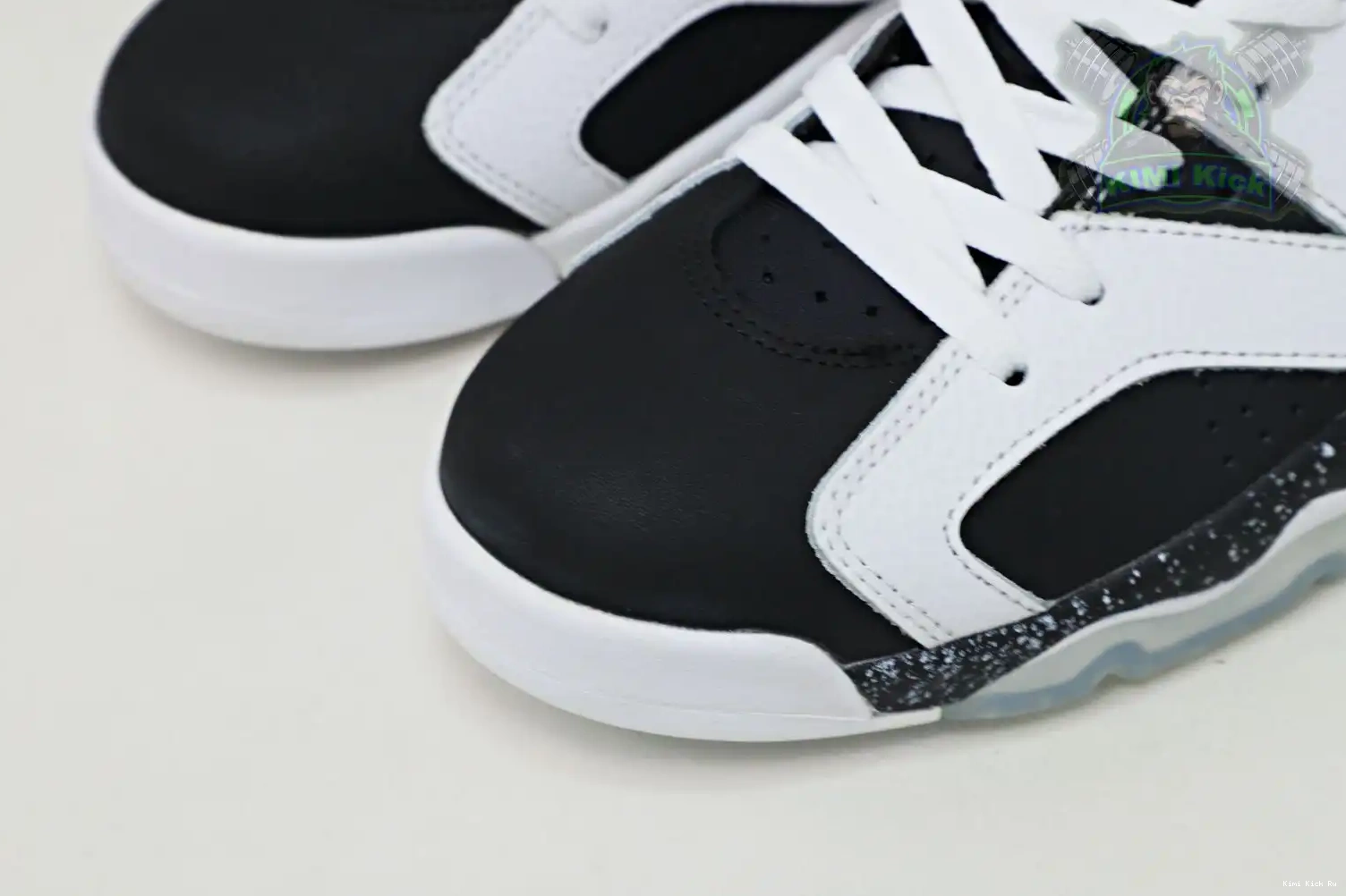 Kimikick Jordan Jordan Oreo Air Retro 6 0821
